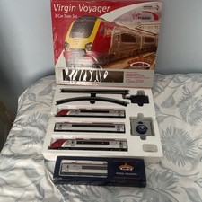 Bachmann Class 220 Virgin voyager Train Set