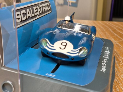 New scalextric c3730 jaguar - new,