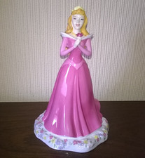 Royal Doulton DP2 Sleeping Beauty Figurine ~ Disney Showcase Collection