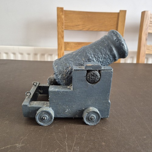 Interesting very early antique - interesting,