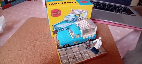 Corgi toys 447 - corgi, ice