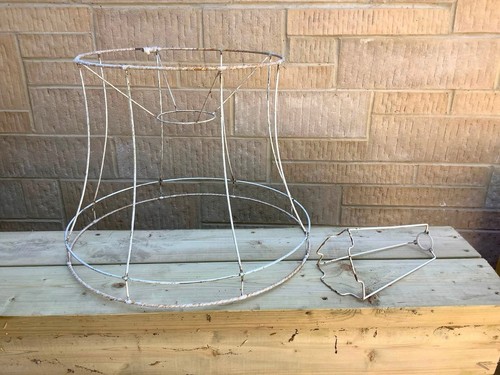 Vintage large wire standard - large,