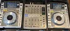 Pioneer CDJ 2000 x 2 and DJM