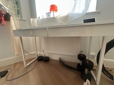 IKEA BESTÅ BURS Desk - High Gloss White - Excellent Condition