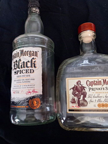 Captain morgan empty rum - captain, 2x