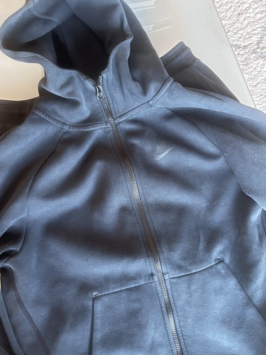 Old season nike tech black - old,