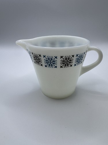 Vintage jaj pyrex milk - pyrex, in