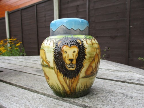 Moorcroft pride lions - pride,