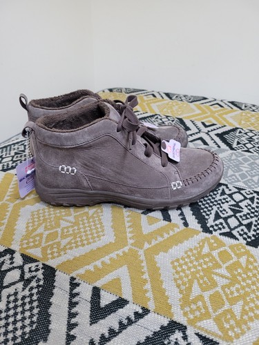 Bnwt skechers relaxed fit - relaxed,