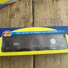 Athearn BNSF centerflow Hopper