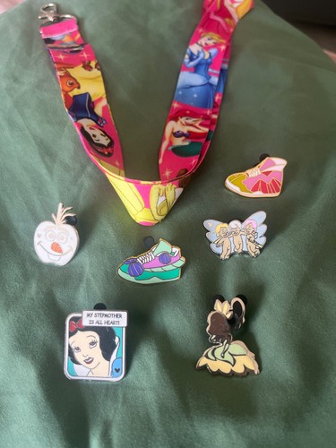 Disney pins and - disney,