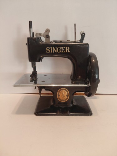 Vintage singer sewhandy model - vintage,