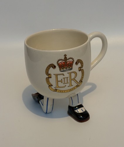 Carlton ware mug queen - carlton,