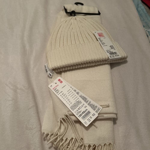 Cream hat and - hat, scalf
