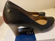 Hispanitas Women’s Court Shoes Size 7 In Beige / Black leather , Sold Separately