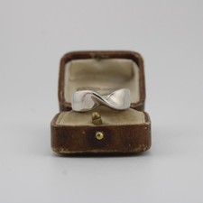 K5.4 Vintage 925 Silver Twisted Form Motif Band Ring Size T 1/2