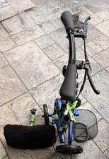 Compact folding mobility knee - mobility,