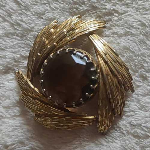 Gold tone swirl - swirl, brown