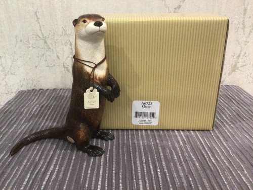 Border fine arts otter - border, model