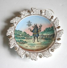 Trusty Servant & Winchester College crest pretty Victorian souvenir plate
