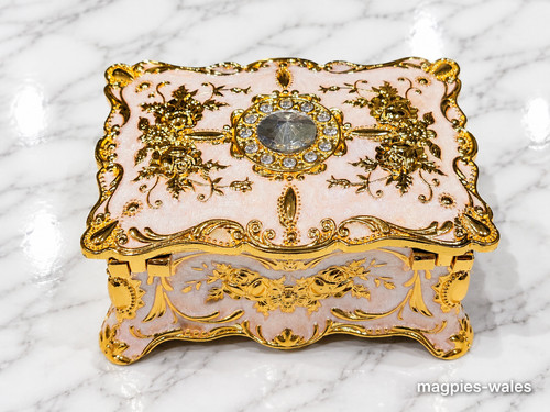 Luxurious ornate white - ornate,