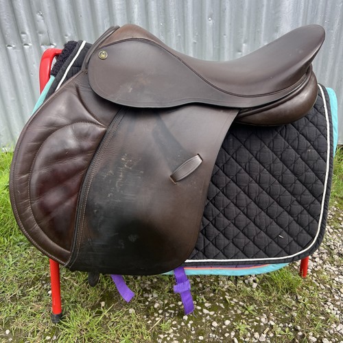Derby house saddle - house,