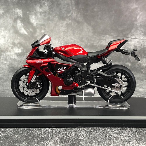 Yamaha red motorcycle - 1:18,