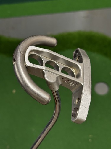 Scotty cameron futura putter - cameron,