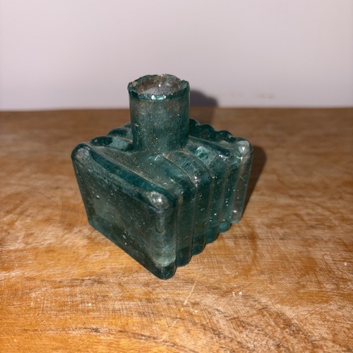 Lyons victorian green glass - lyons,