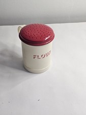 Garden Trading Cream Flour Shaker with Red Lid – 12cm