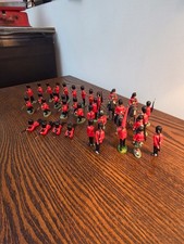 BRITAINS BRITISH ARMY SOLDIERS