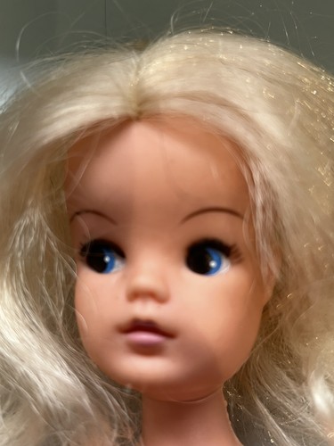 Pretty blonde gen 1077 - pretty,