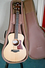 Taylor GS mini e-bass Maple with additional set of strings