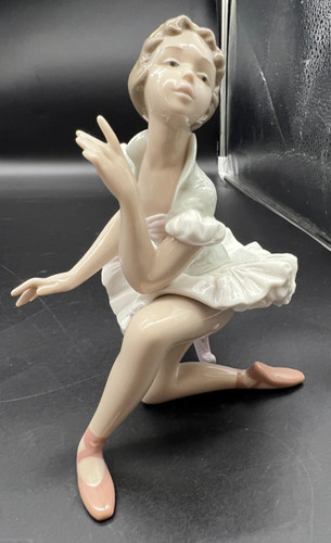 Lladro 6325 curtains up - lladro,