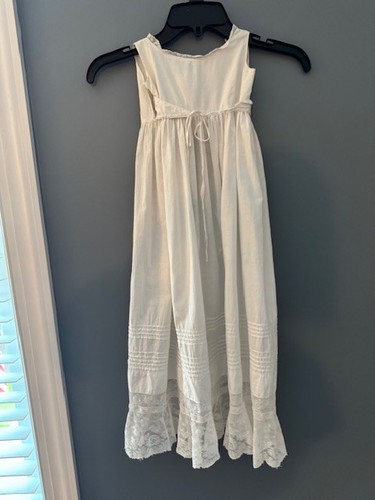 Antique late post - antique, late/