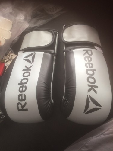 Reebok boxing gloves new - reebok,