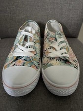Ladies Scholl Floral Size 6