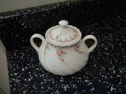 Wedgwood pink garland small - pink,