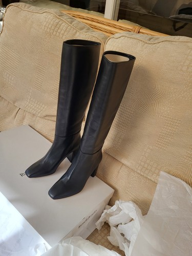 Russell bromley knee - &,