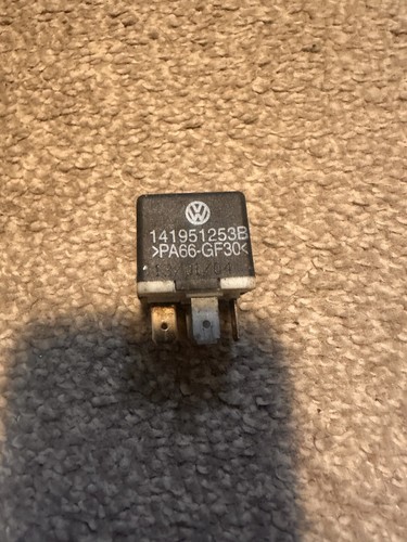 Audi seat skoda pin - seat, black