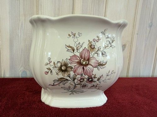 Wade royal victoria - royal, pottery
