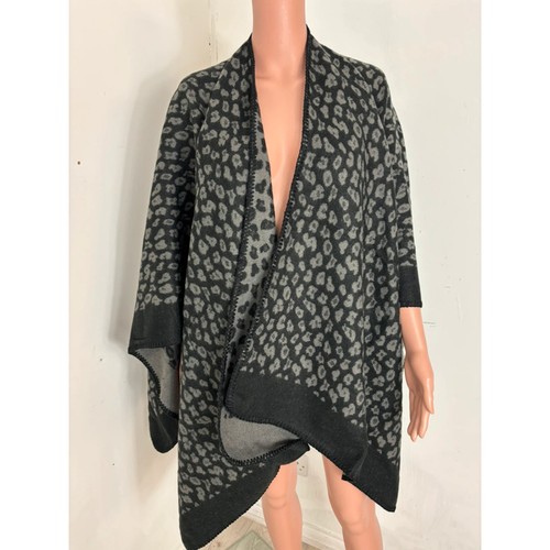 Grey and black leopard cape - and,