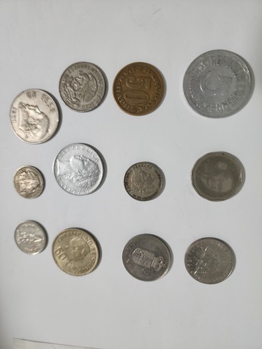 Mixed foreign coin lot - mixed,