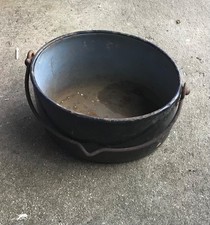Vintage Ware Enamel Cooking Pot .Heavy Enamel on Iron oval Cook pot (Small shed)