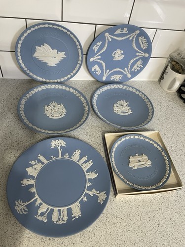 Wedgwood jasperware plates - 6,