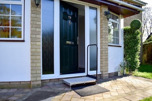 Adjustable half step handrail - half,