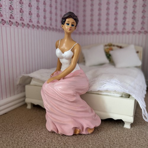 Dolls house resin sitting lady - dolls,