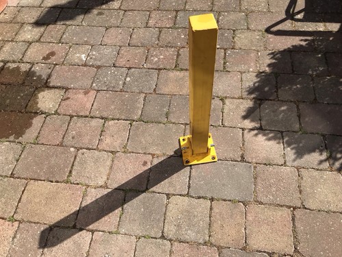 Maypole drive security post - drive,