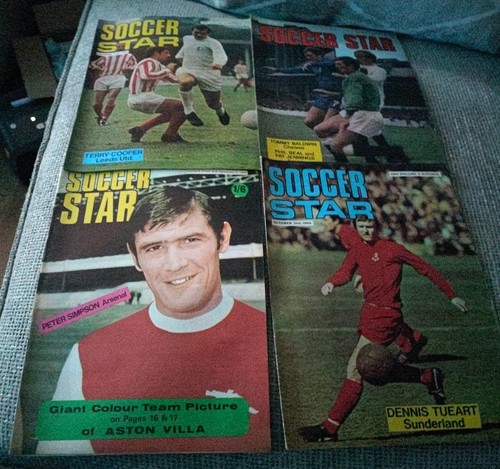 Soccer star magazines - 4,