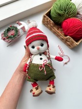 Crochet Snowman Plush – Handmade Christmas Decoration & Winter Keepsake